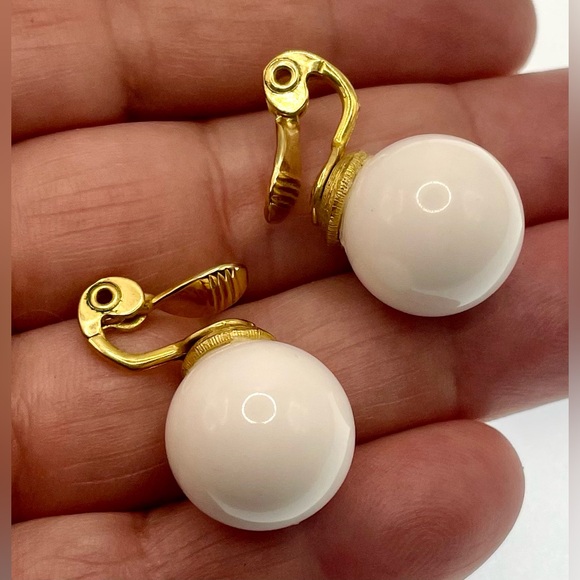 Vintage Signed Monet Gold Tone White
Lucite Ball Clip On Earrings - Picture 7 of 9